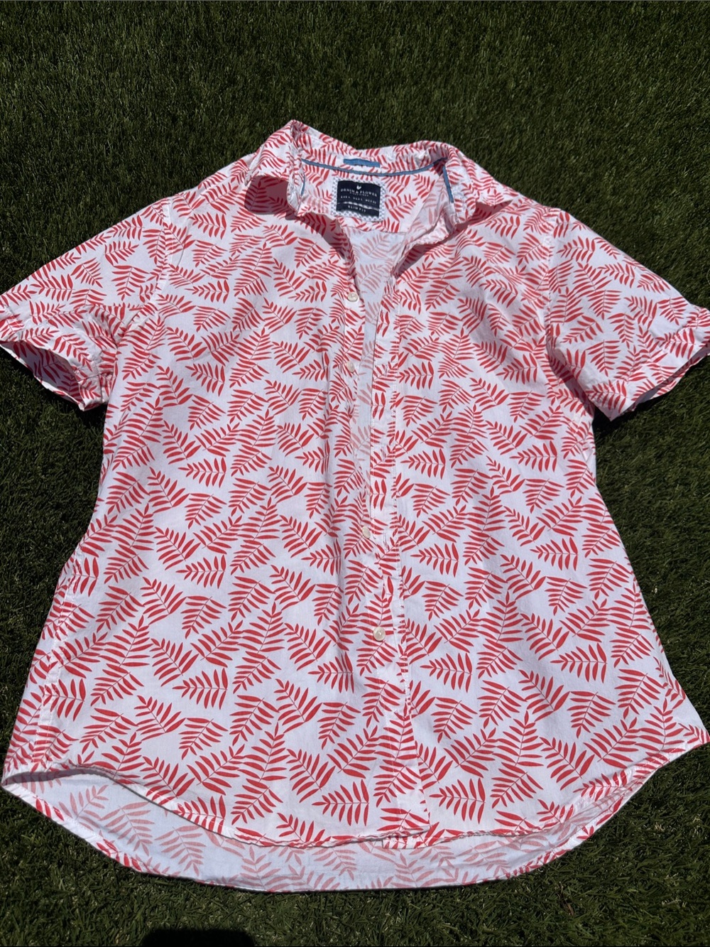 Denim & Flower White Short-Sleeve Button-Down with Red Leaf Print